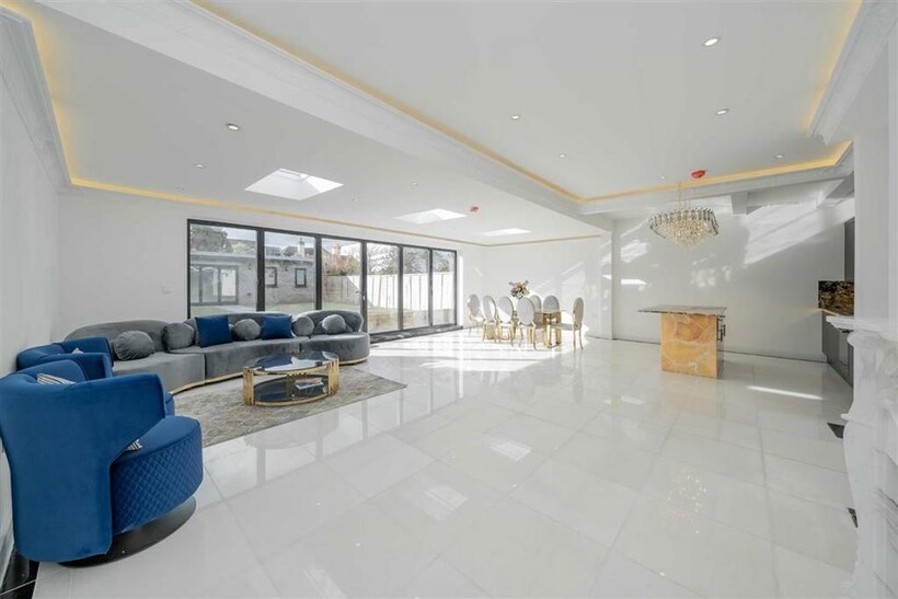 Purley Avenue, London NW2 5 bed house to rent - £5,950 pcm (£1,373 pw)