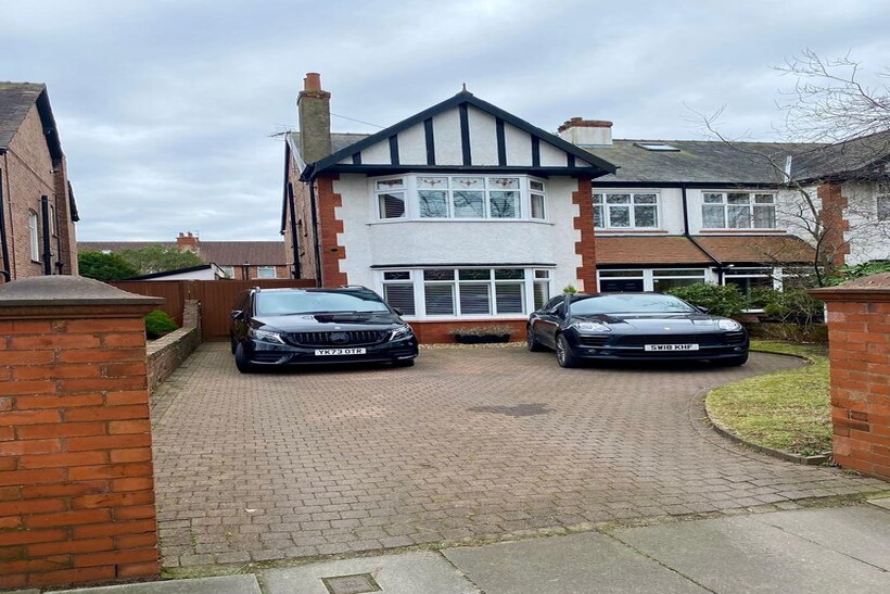 Falkland Road, Southport PR8 4 bed semi-detached house to rent - £30,333 pcm (£7,000 pw)