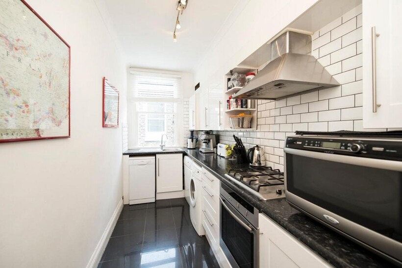 Belsize Park, London NW3 2 bed flat to rent - £2,950 pcm (£681 pw)