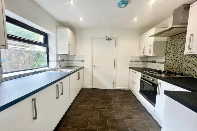 Seaford Street, Stoke-On-Trent ST4 4 bed terraced house to rent - £390 pcm (£90 pw)