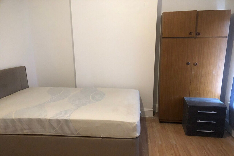 Sandbach Road, Stoke-on-Trent ST6 1 bed in a house share to rent - £400 pcm (£92 pw)