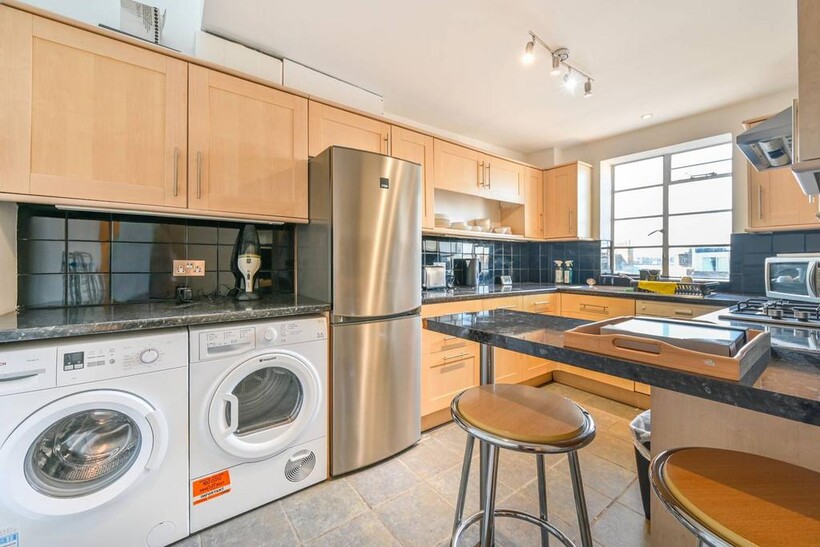 Westbourne Terrace, Bayswater... 2 bed flat to rent - £4,312 pcm (£995 pw)