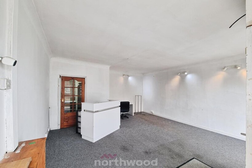 High Street, Doncaster DN5 Property to rent - £595 pcm (£137 pw)