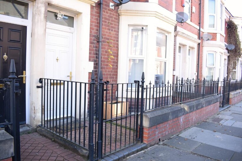Wingrove Avenue, Newcastle upon Tyne NE4 2 bed flat to rent - £845 pcm (£195 pw)