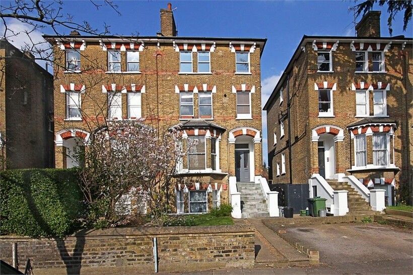 Churchfield Road, W13 2 bed flat to rent - £2,200 pcm (£508 pw)