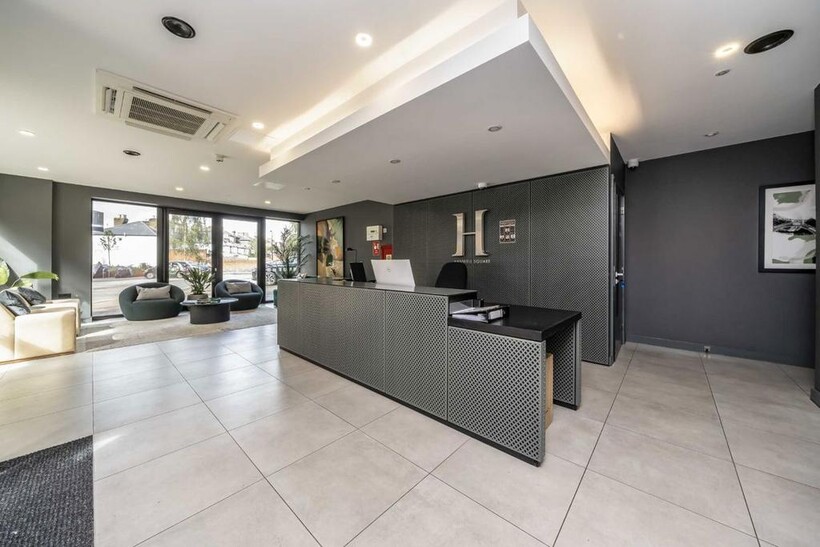 Middle Road, London W7 2 bed flat to rent - £2,249 pcm (£519 pw)