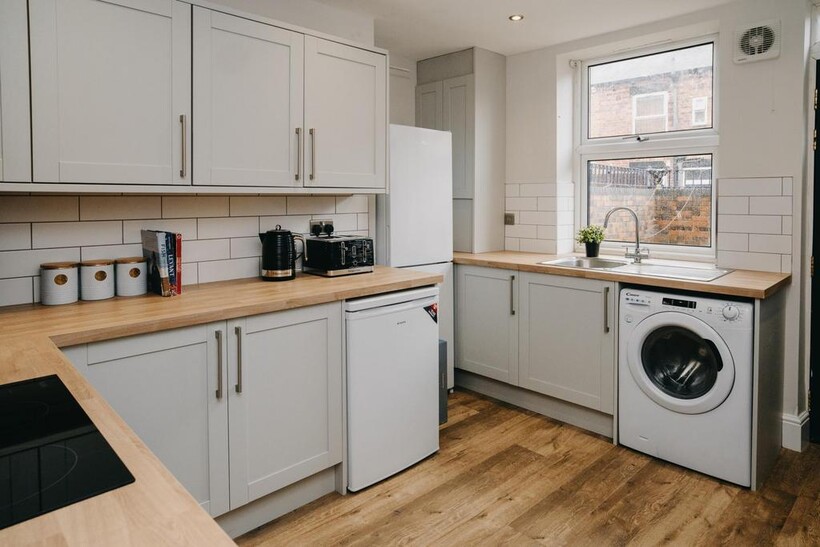 Burley Lodge Road, Leeds LS6 6 bed house to rent - £3,354 pcm (£774 pw)