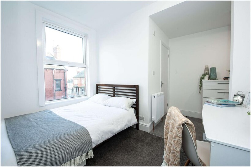 Burchett Place, Leeds LS6 6 bed house to rent - £3,640 pcm (£840 pw)