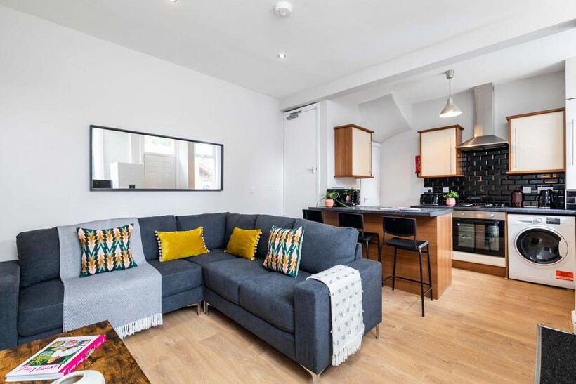 Quarry Street, Leeds LS6 4 bed house to rent - £2,513 pcm (£580 pw)