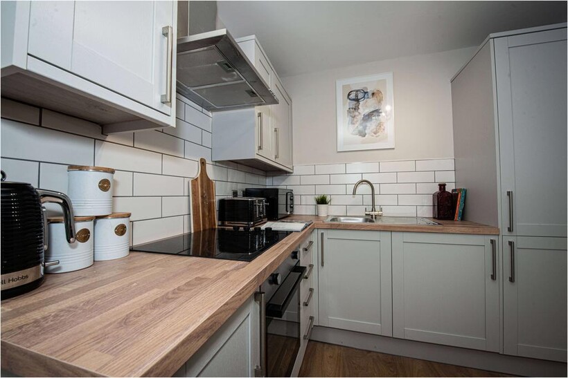 Melville Place, Leeds LS6 3 bed flat to rent - £1,885 pcm (£435 pw)