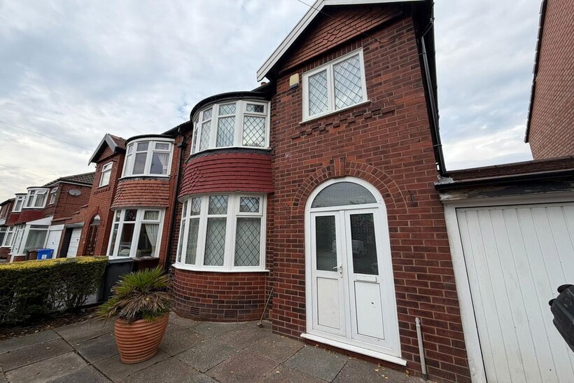 Shirley Avenue, Denton, Manchester... 3 bed semi-detached house to rent - £1,650 pcm (£381 pw)