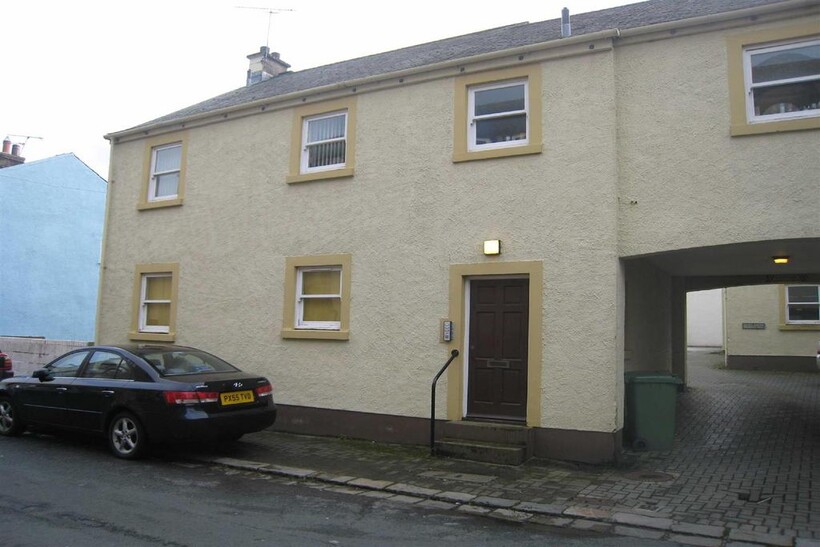 Irene Court, Cockermouth CA13 2 bed flat to rent - £680 pcm (£157 pw)