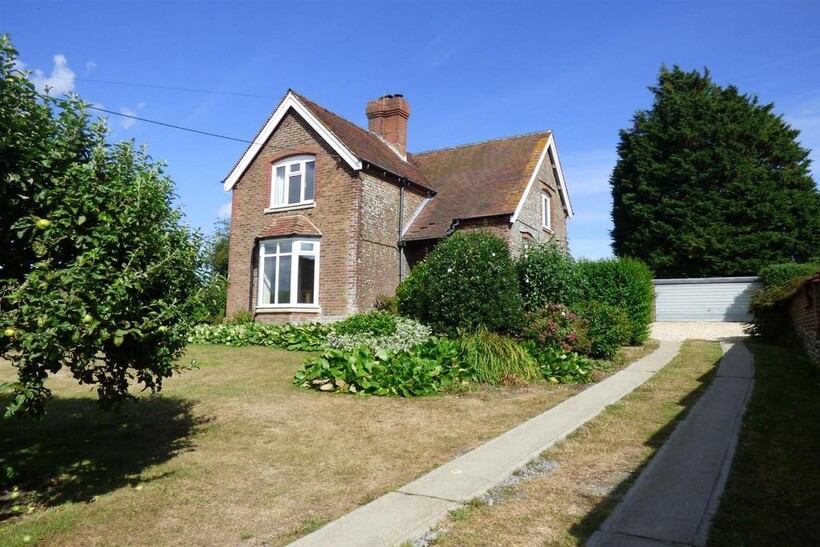Arundel BN18 3 bed cottage to rent - £2,295 pcm (£530 pw)