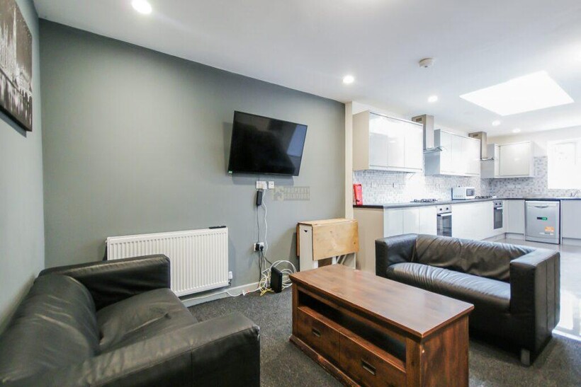 Hobart Croft, Birmingham B7 8 bed end of terrace house to rent - £4,680 pcm (£1,080 pw)