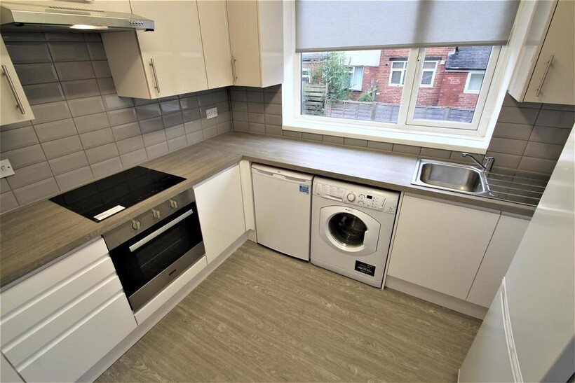 Estcourt Terrace, Headingley, Leeds... 5 bed terraced house to rent - £3,077 pcm (£710 pw)