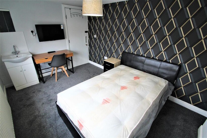 Estcourt Terrace, Headingley, Leeds... 5 bed terraced house to rent - £3,077 pcm (£710 pw)