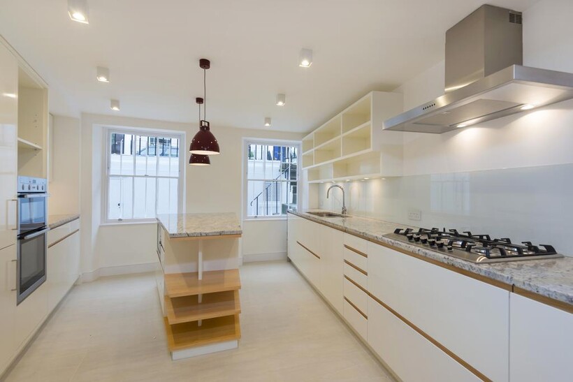 Chalcot Crescent, Primrose Hill... 5 bed terraced house to rent - £10,617 pcm (£2,450 pw)