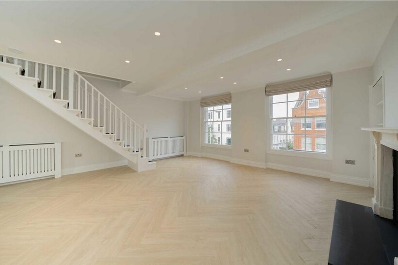 Kings Road, London SW3 3 bed flat to rent - £5,499 pcm (£1,269 pw)