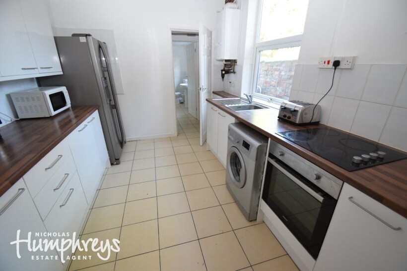 Watford Street, Stoke-On-Trent ST4 5 bed terraced house to rent - £390 pcm (£90 pw)