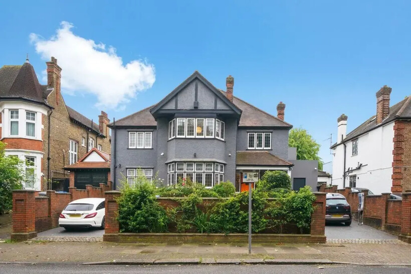Brondesbury Park, London NW2 5 bed detached house to rent - £26,000 pcm (£6,000 pw)