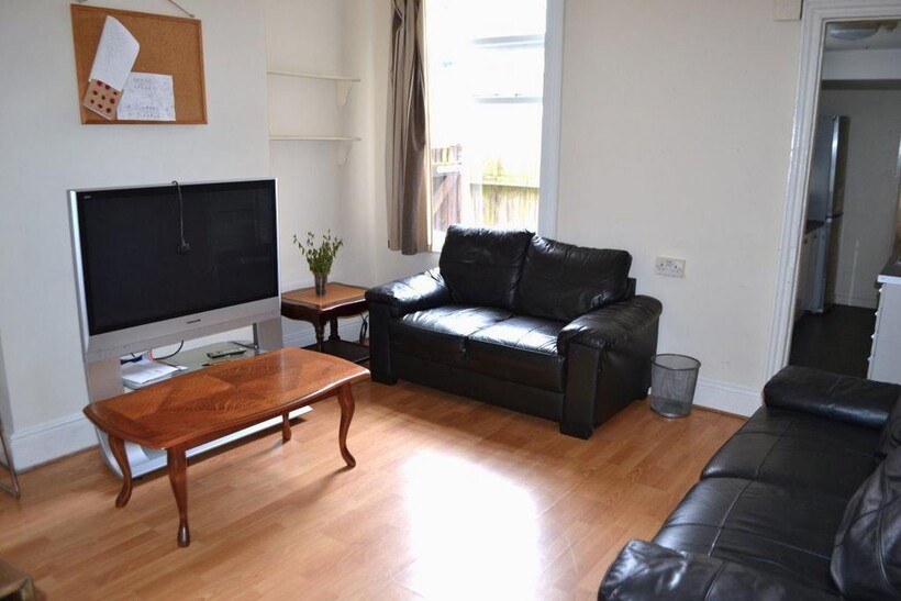 30 Luton Road, B29 7BN 5 bed house to rent - £1,993 pcm (£460 pw)