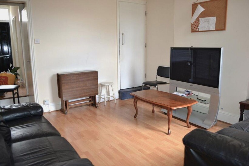 30 Luton Road, B29 7BN 5 bed house to rent - £1,993 pcm (£460 pw)