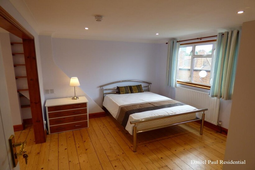 Western Avenue 1 bed in a house share to rent - £997 pcm (£230 pw)