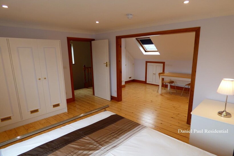 Western Avenue 1 bed in a house share to rent - £997 pcm (£230 pw)