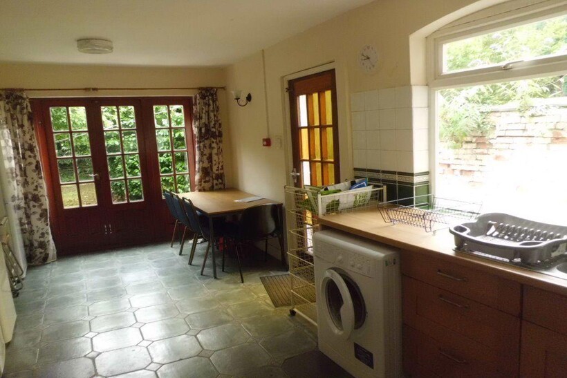 5 Bournbrook Road, B29 7BL 7 bed house to rent - £3,337 pcm (£770 pw)