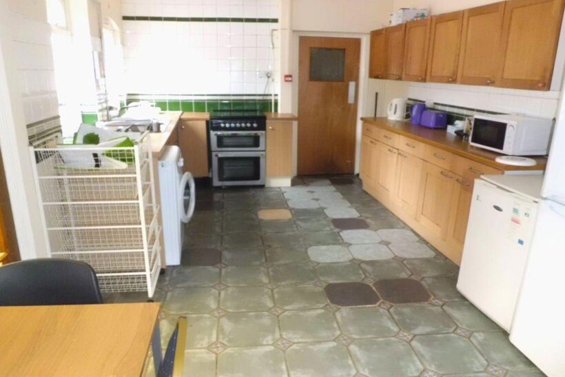 5 Bournbrook Road, B29 7BL 7 bed house to rent - £3,337 pcm (£770 pw)