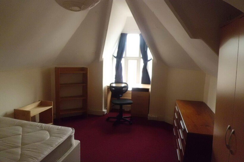5 Bournbrook Road, B29 7BL 7 bed house to rent - £3,337 pcm (£770 pw)