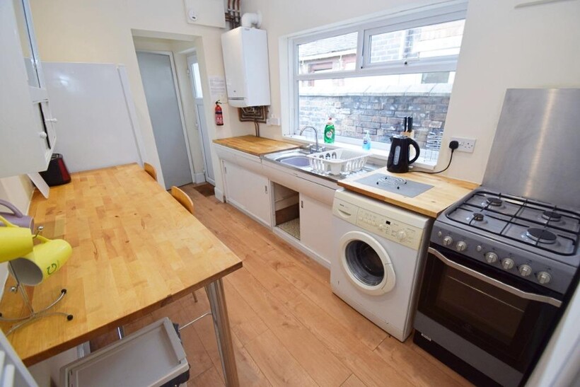 Beresford Street, Stoke-On-Trent ST4 4 bed house share to rent - £368 pcm (£85 pw)
