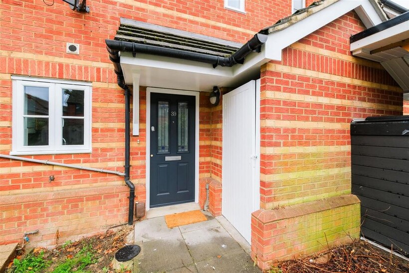 Riverhead Close, Walthamstow, E17 3 bed house to rent - £2,295 pcm (£530 pw)