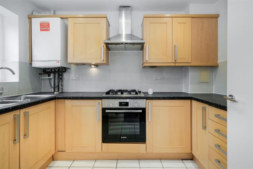 Riverhead Close, Walthamstow, E17 3 bed house to rent - £2,295 pcm (£530 pw)