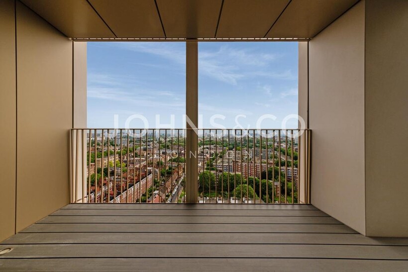 Bouchon Point, The Silk District... 2 bed flat to rent - £2,999 pcm (£692 pw)