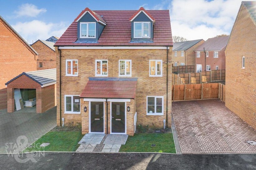 Birchwood Road, Hellesdon, Norwich 3 bed townhouse to rent - £1,400 pcm (£323 pw)