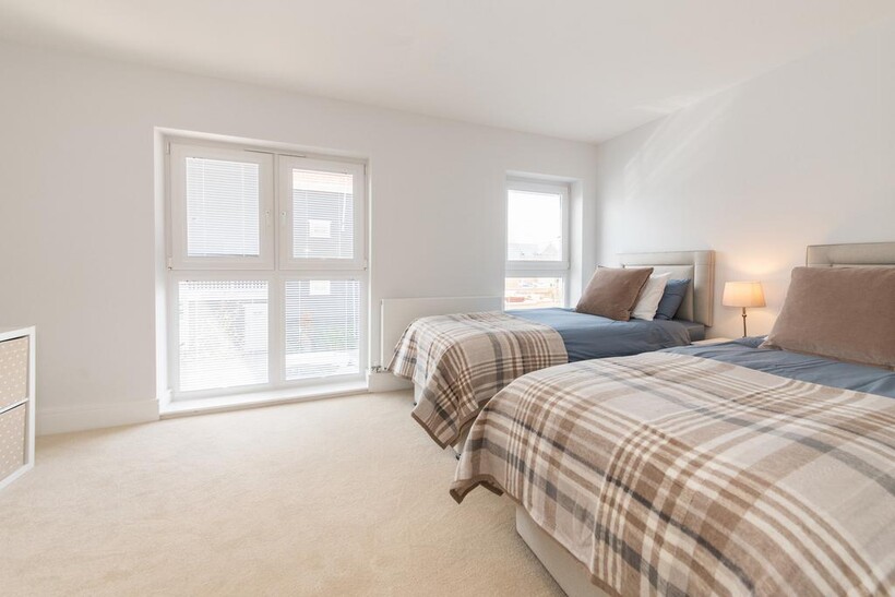 Maine Street, Reading, RG2 4 bed terraced house to rent - £4,250 pcm (£981 pw)