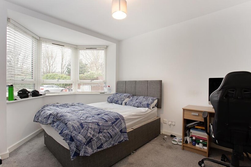 Kew Bridge Court, Brentford London W4 3 bed apartment to rent - £2,565 pcm (£592 pw)