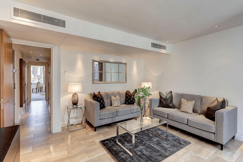 Young Street, Kensington, London, W8 2 bed flat to rent - £6,392 pcm (£1,475 pw)