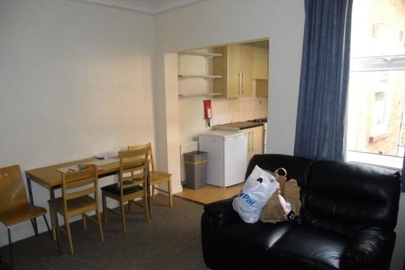 158 Bournbrook Road, B29 7DD 5 bed house to rent - £1,842 pcm (£425 pw)