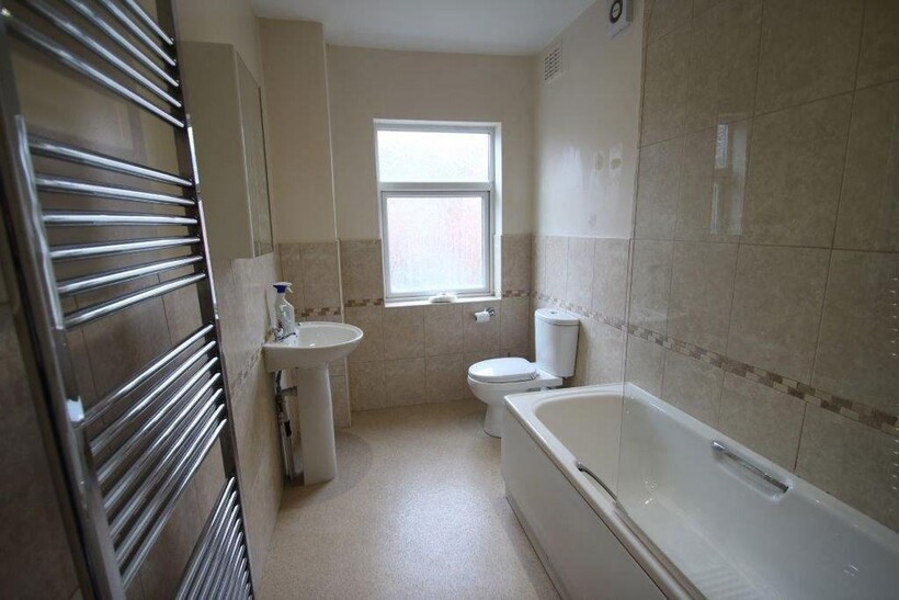 Ullswater Street, Leicester 2 bed terraced house to rent - £498 pcm (£115 pw)