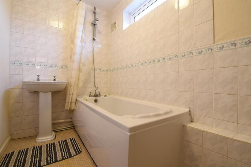 Ely Close, Stevenage 1 bed in a house share to rent - £525 pcm (£121 pw)