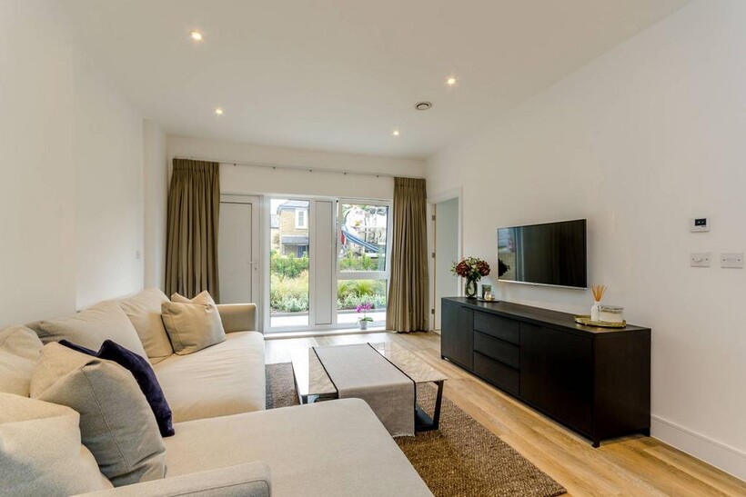 Hartfield Road, Wimbledon, London, SW19 1 bed flat to rent - £1,825 pcm (£421 pw)