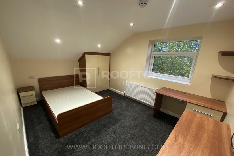 St. Michaels Villas, Leeds LS6 8 bed house to rent - £5,027 pcm (£1,160 pw)