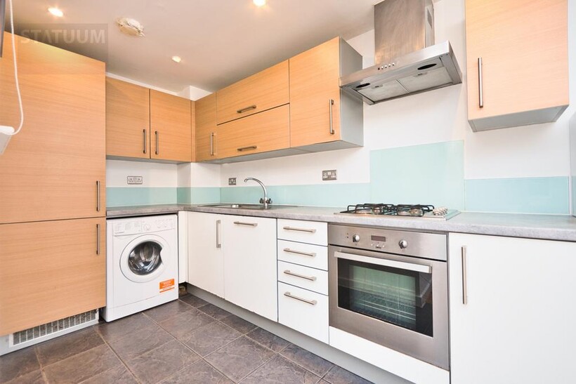 Spring Place, Abbey Road, Barking... 2 bed apartment to rent - £2,295 pcm (£530 pw)