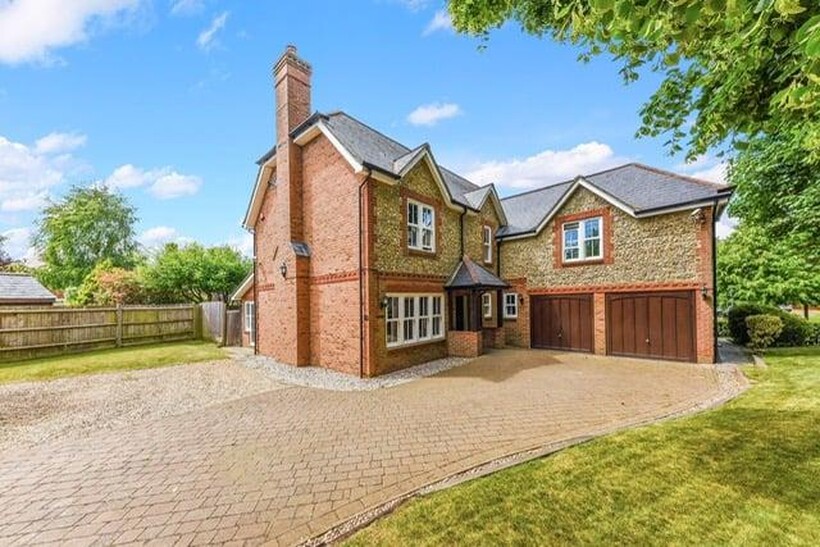 Netherne Drive, Coulsdon, CR5 6 bed detached house to rent - £3,995 pcm (£922 pw)