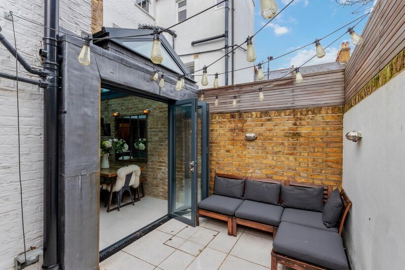 Southerton Road, Hammersmith W6 5 bed terraced house to rent - £6,197 pcm (£1,430 pw)