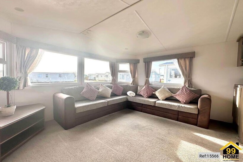 1 Seaview Road, St Osyth, Essex, CO16 3 bed park home to rent - £450 pcm (£104 pw)