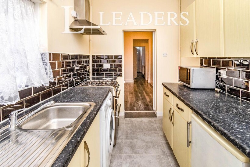 Ingram Road, Walsall, WS3 3 bed house to rent - £1,045 pcm (£241 pw)