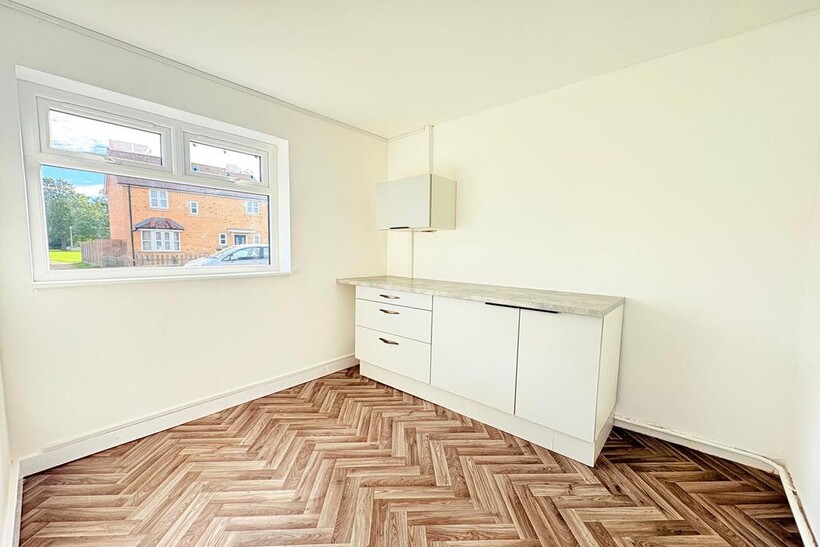 Elmwood Avenue, Colchester CO2 2 bed end of terrace house to rent - £1,195 pcm (£276 pw)